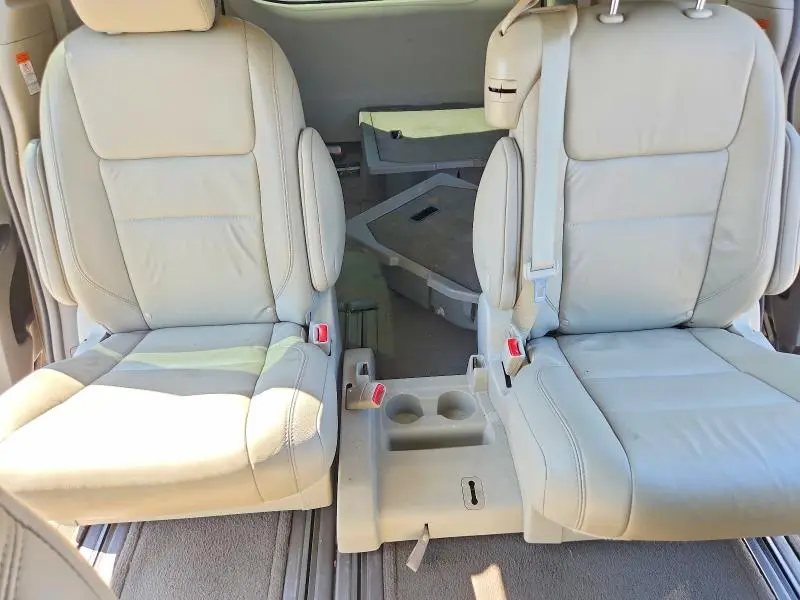 2015 TOYOTA SIENNA XLE PREMIUM 8-PASSENGER  
