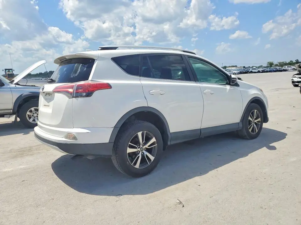 2016 TOYOTA RAV4 XLE  