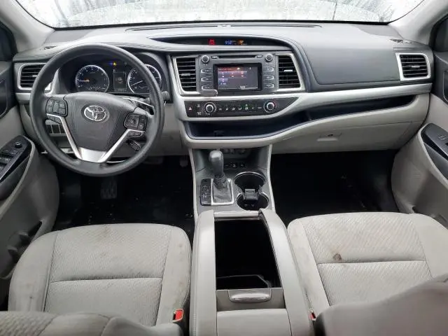 2017 TOYOTA HIGHLANDER LE  