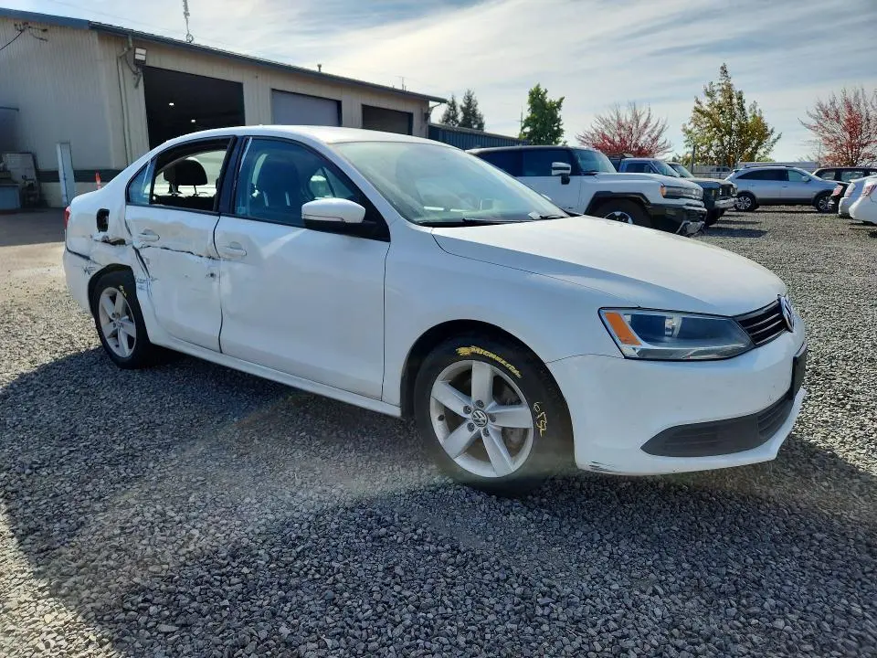 2011 VOLKSWAGEN JETTA TDI  