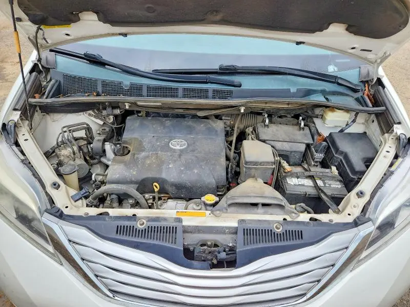 2015 TOYOTA SIENNA LIMITED PREMIUM 7-PASSENGER  