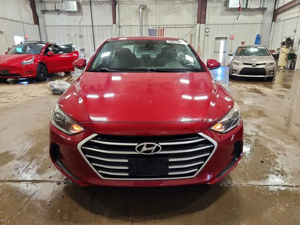 2018 HYUNDAI ELANTRA SE  