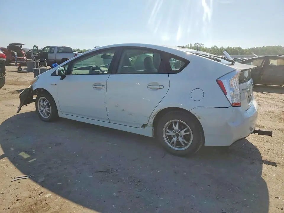2010 TOYOTA PRIUS III  