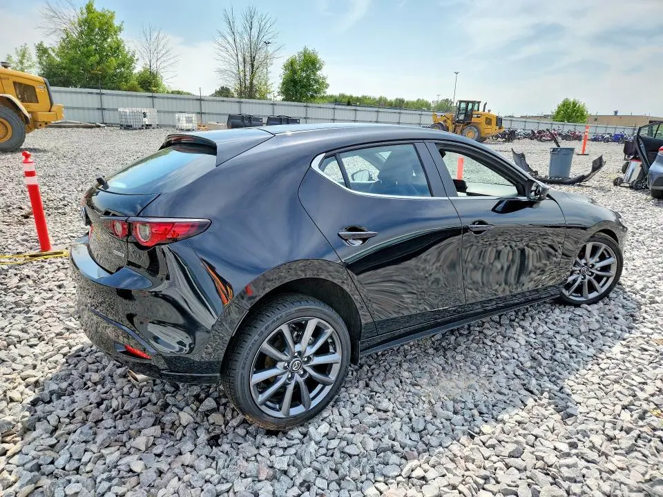 2023 MAZDA 3 SELECT  