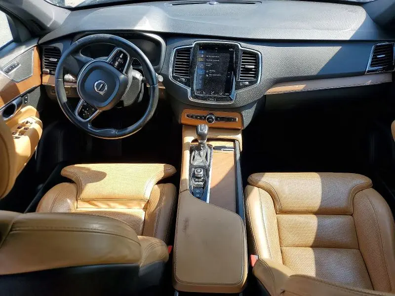 2018 VOLVO XC90 T6  