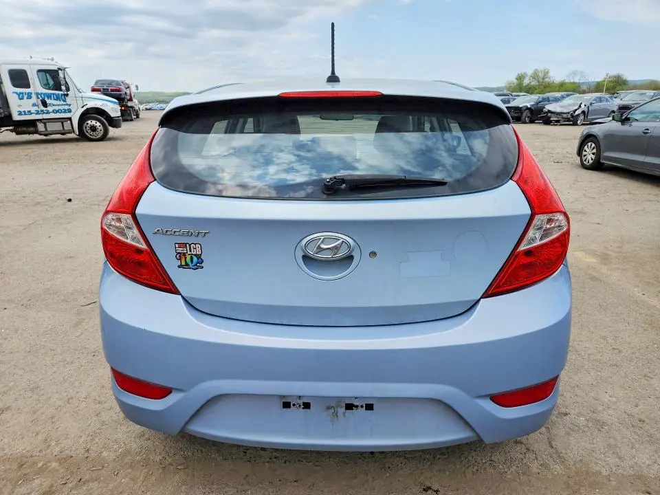2012 HYUNDAI ACCENT SE  