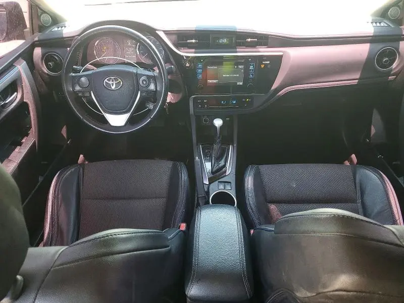 2017 TOYOTA COROLLA SE  