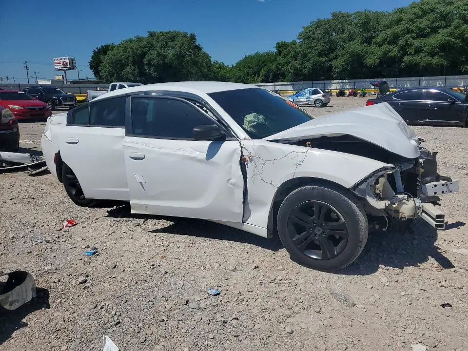 2017 DODGE CHARGER SE  