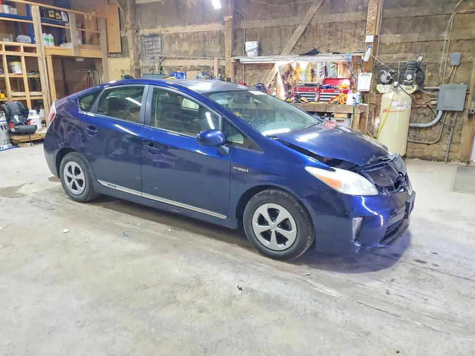 2013 TOYOTA PRIUS TWO  