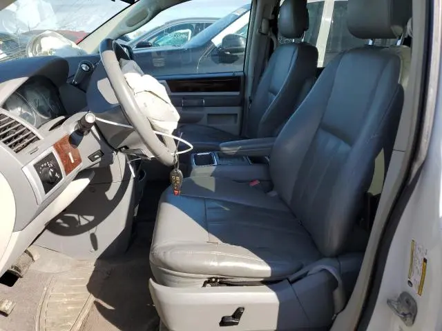 2010 CHRYSLER TOWN & COUNTRY TOURING  