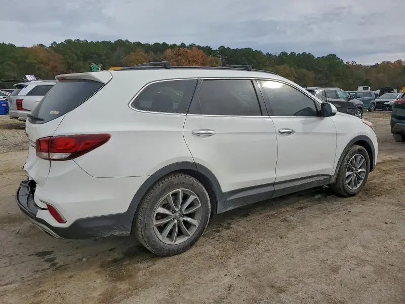 2018 HYUNDAI SANTA FE SE  