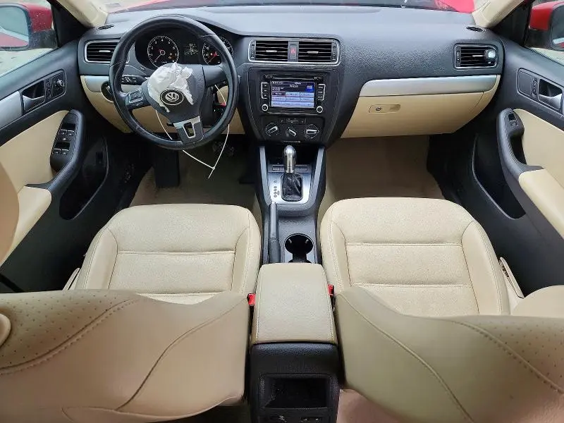2013 VOLKSWAGEN JETTA SE  