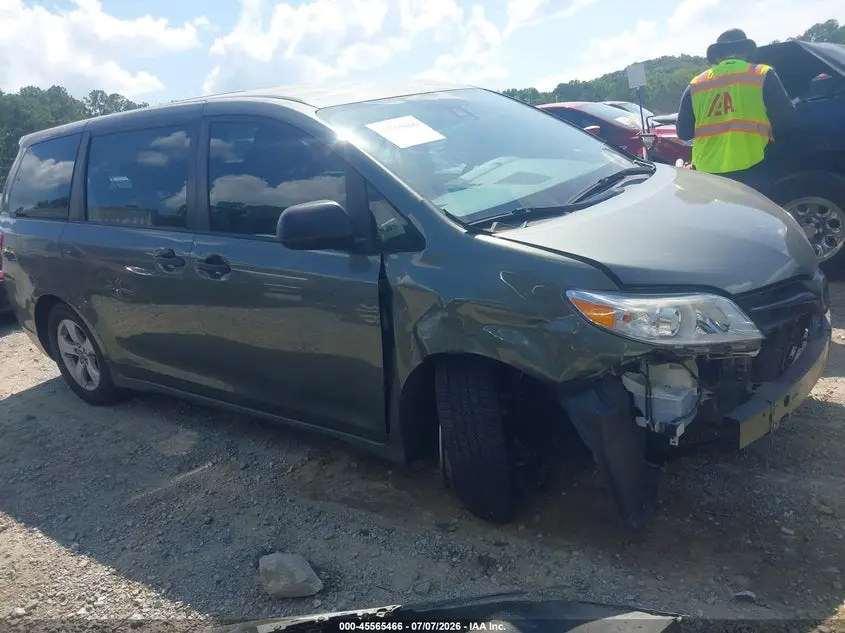 2018 TOYOTA SIENNA L 7 PASSENGER