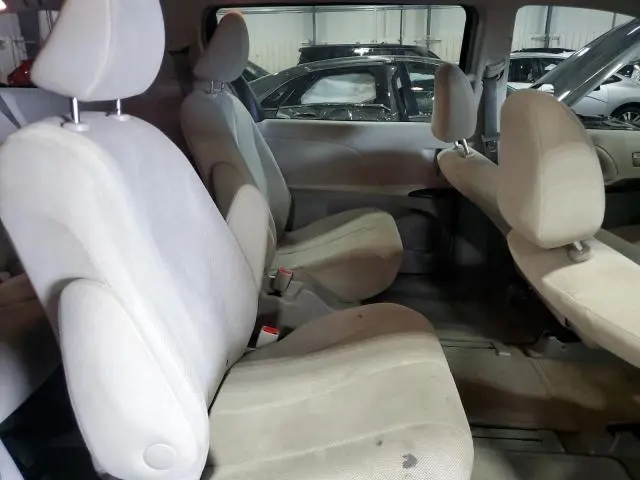 2012 TOYOTA SIENNA   