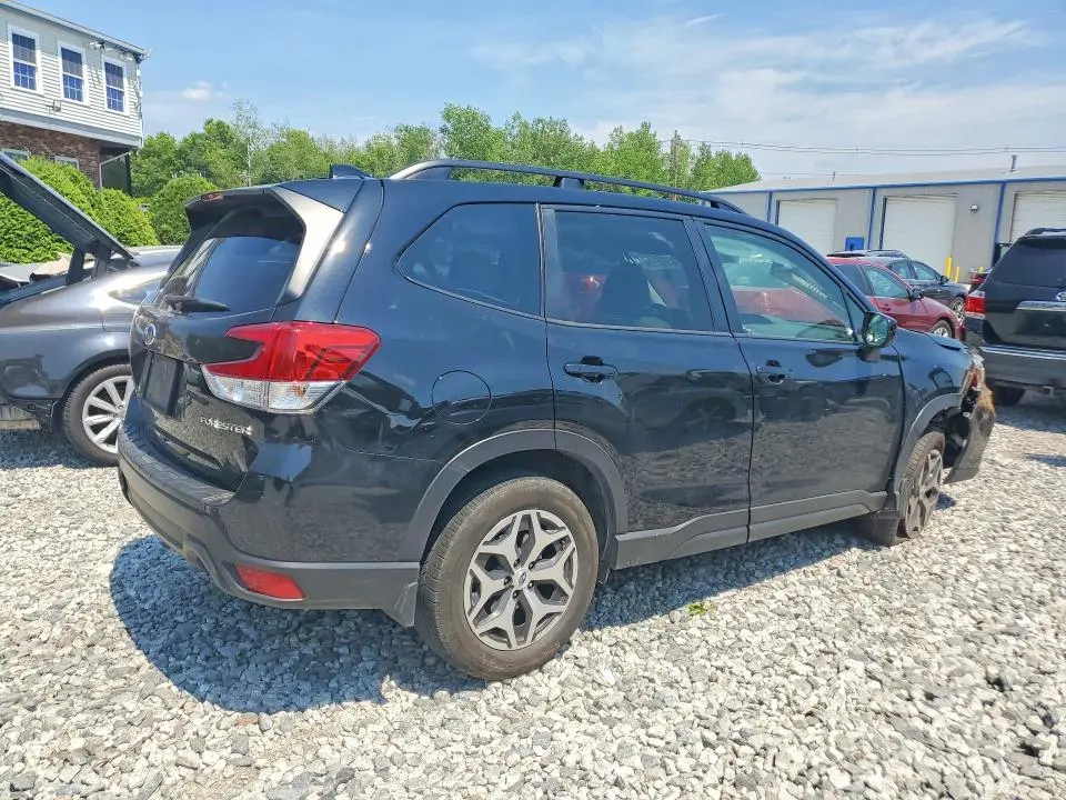 2019 SUBARU FORESTER PREMIUM  