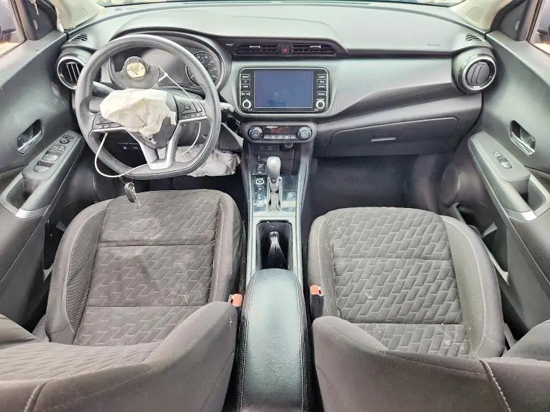 2021 NISSAN KICKS SV  