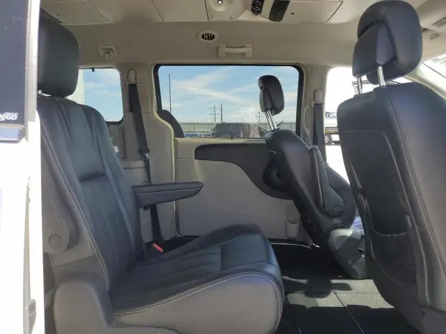 2011 CHRYSLER TOWN & COUNTRY TOURING L  