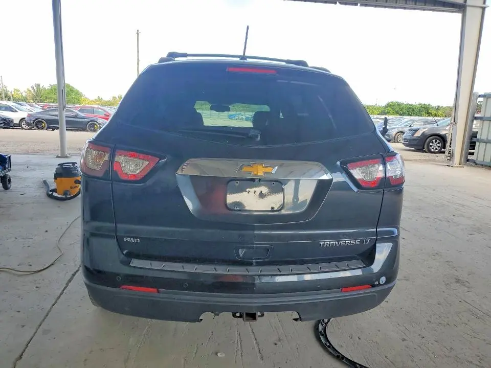 2014 CHEVROLET TRAVERSE LT  