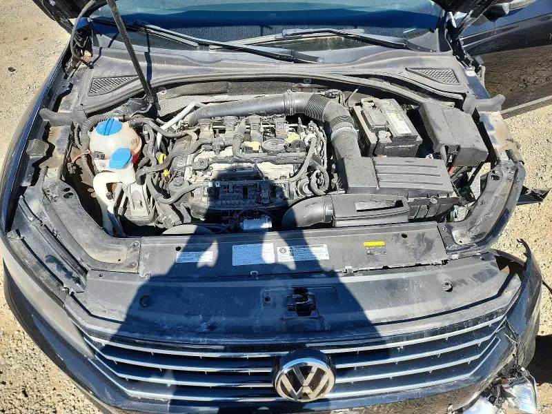 2016 VOLKSWAGEN PASSAT SE  