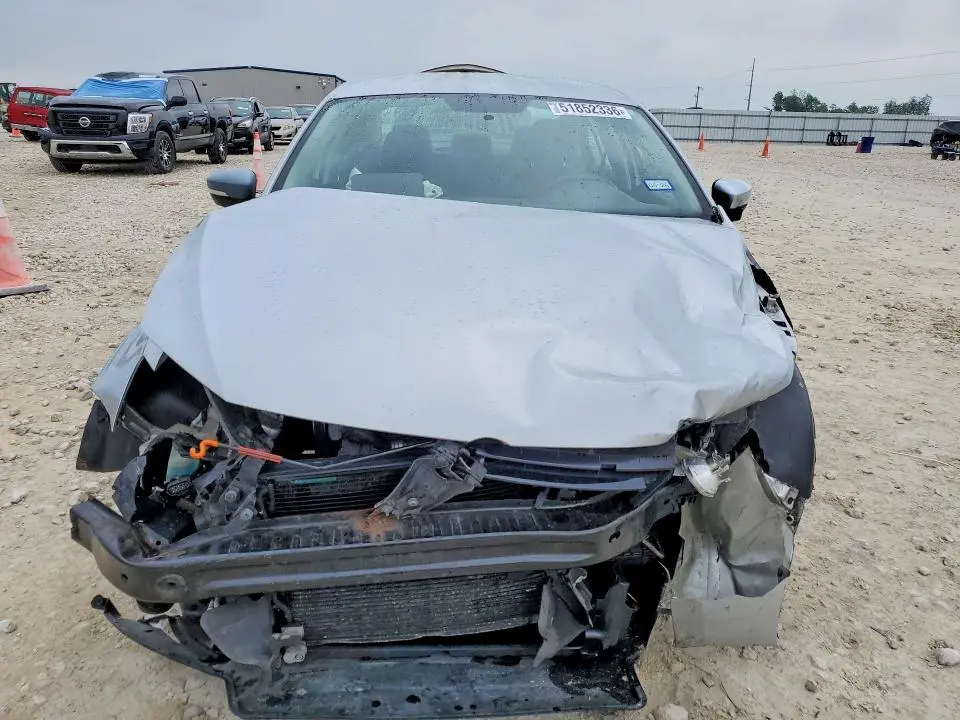 2011 VOLKSWAGEN JETTA SE  