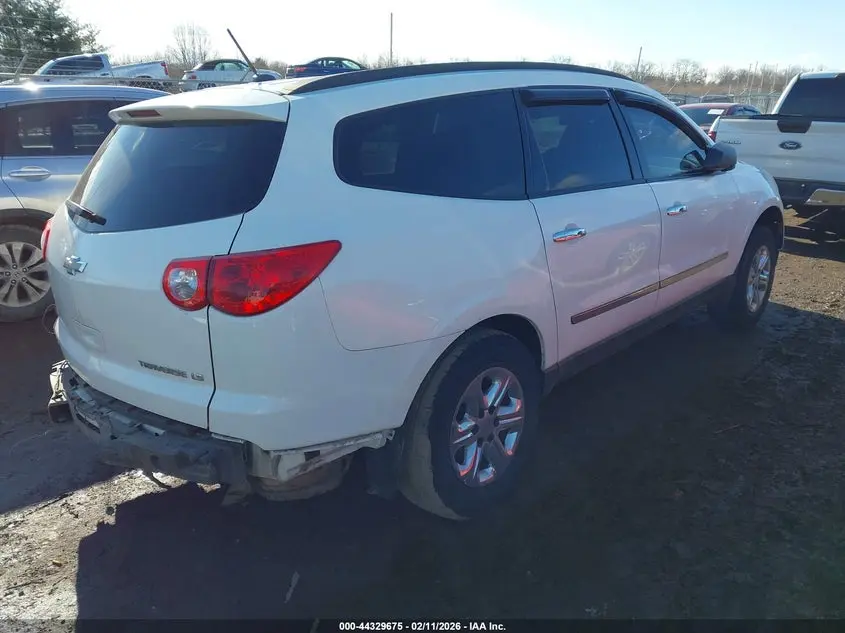 2012 CHEVROLET TRAVERSE LS