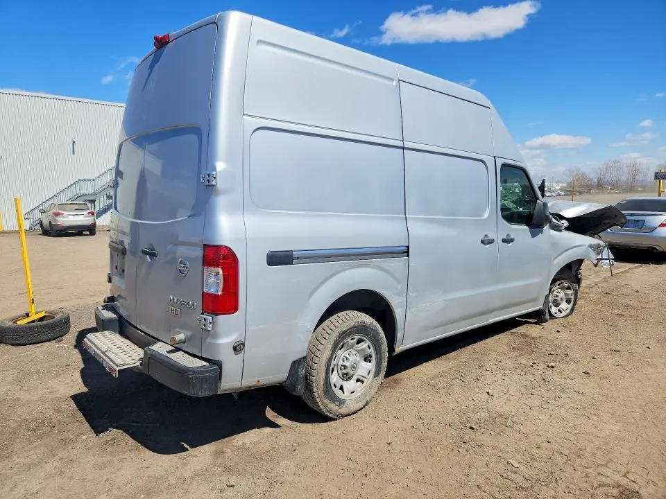 2015 NISSAN NV 2500  