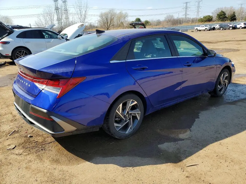 2024 HYUNDAI ELANTRA SEL  
