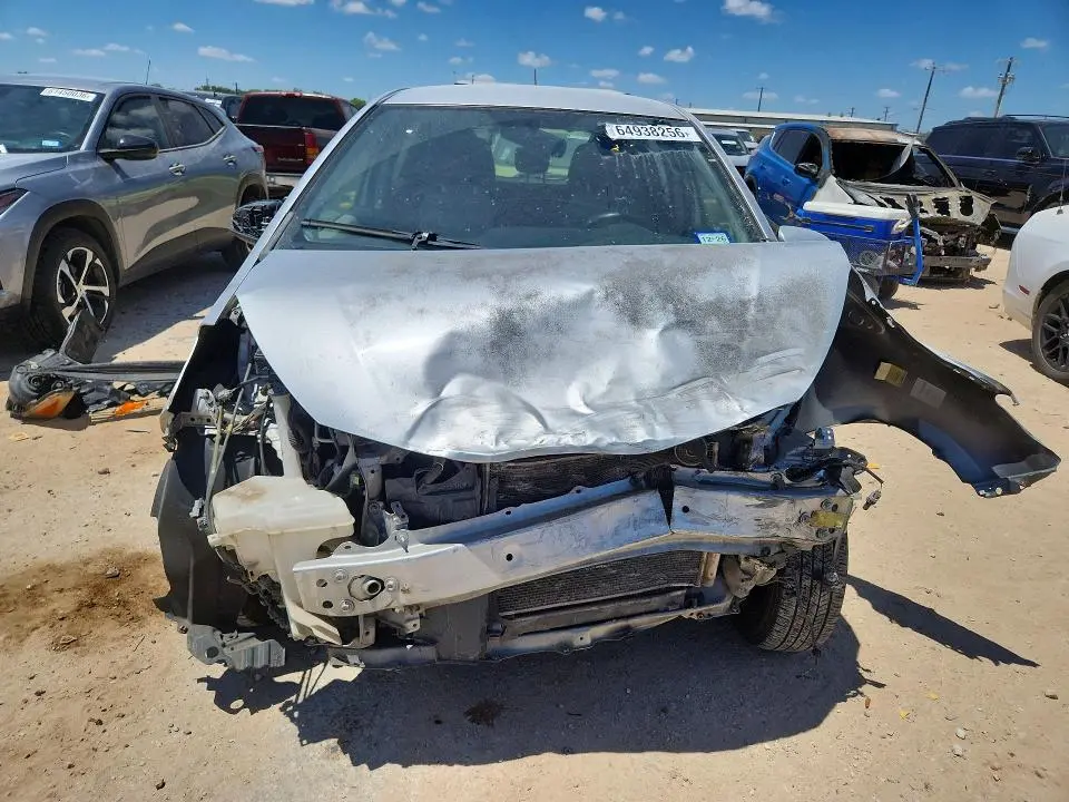 2012 TOYOTA YARIS 5-DOOR L  