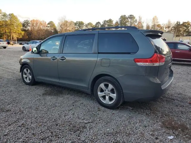 2013 TOYOTA SIENNA LE  
