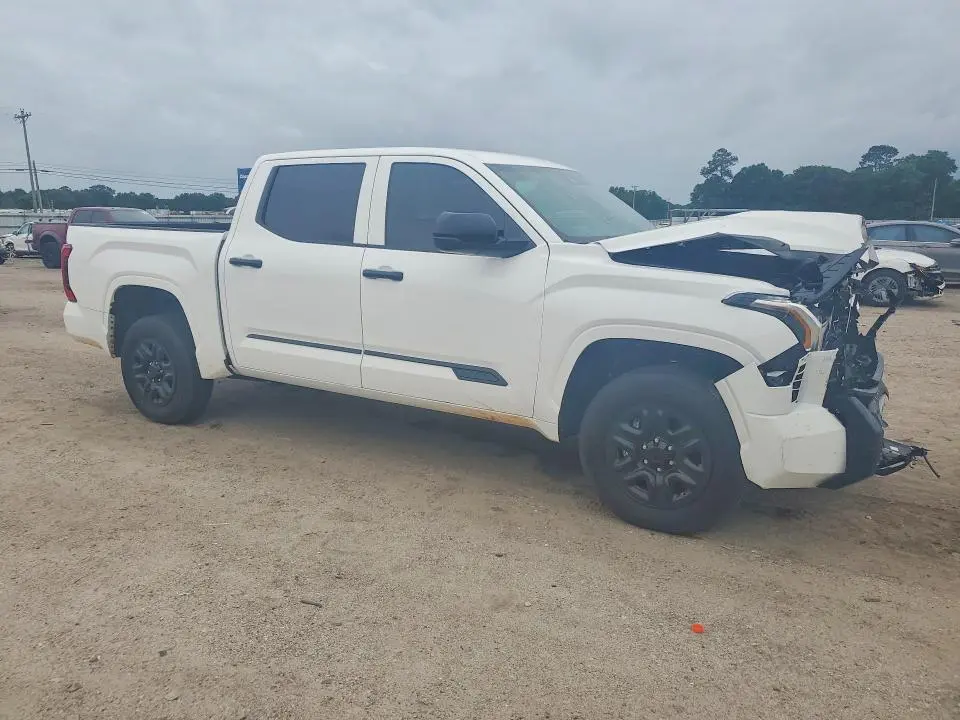 2026 TOYOTA TUNDRA SR  
