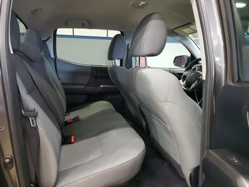 2017 TOYOTA TACOMA SR5 V6  