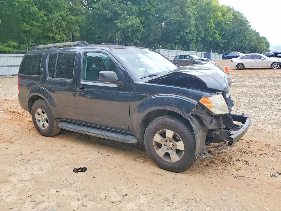 2011 NISSAN PATHFINDER S  
