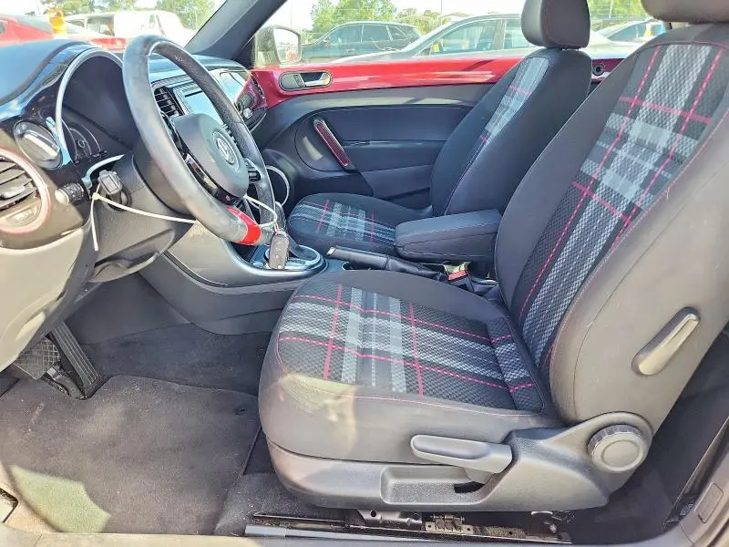 2017 VOLKSWAGEN BEETLE S/SE  