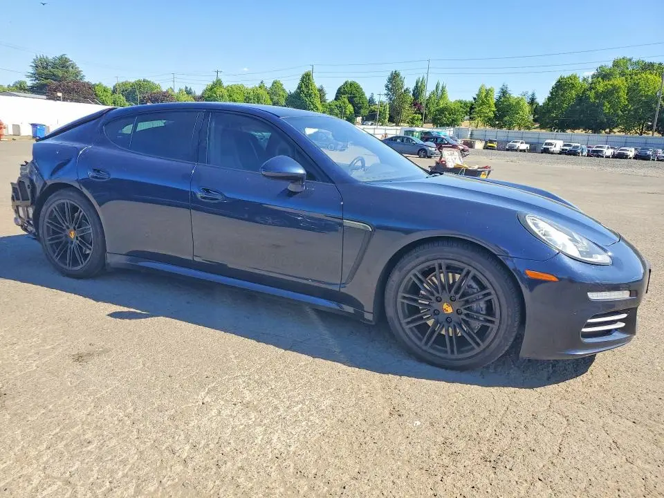 2016 PORSCHE PANAMERA 2  