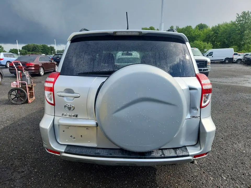 2011 TOYOTA RAV4 BASE  