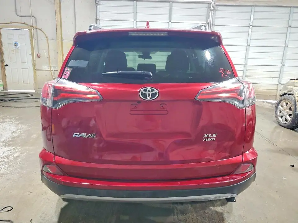 2018 TOYOTA RAV4 XLE  
