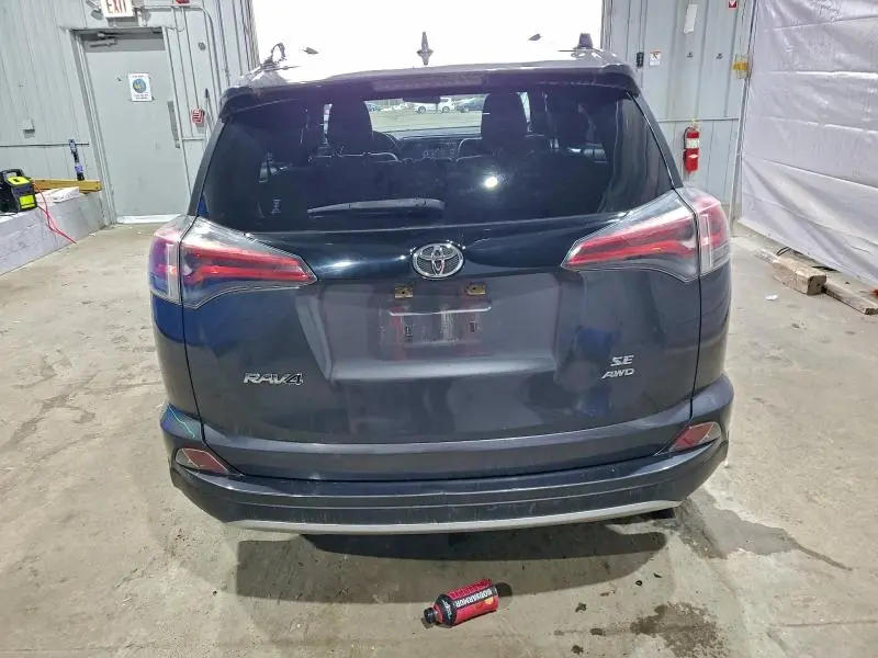 2016 TOYOTA RAV4 SE  