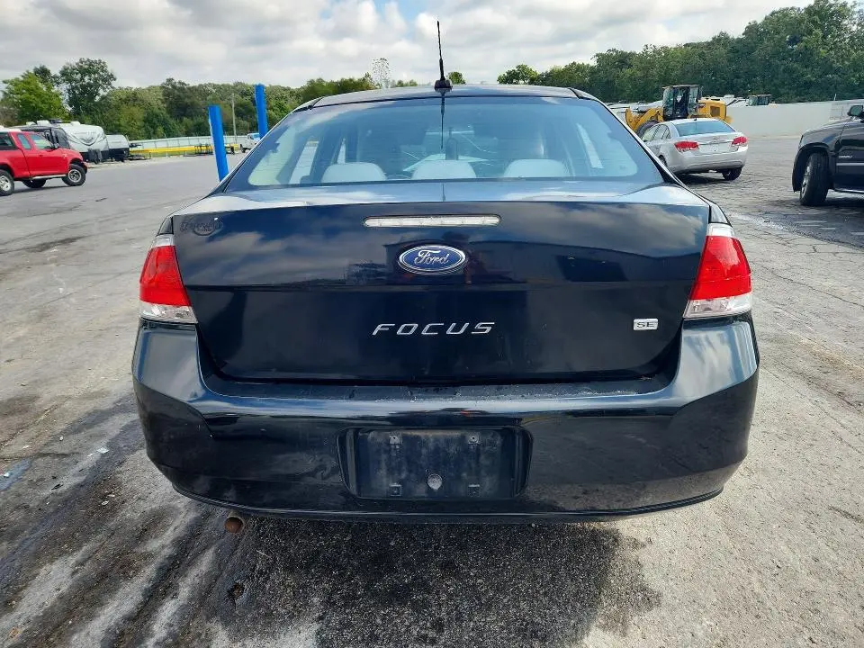 2011 FORD FOCUS SE  