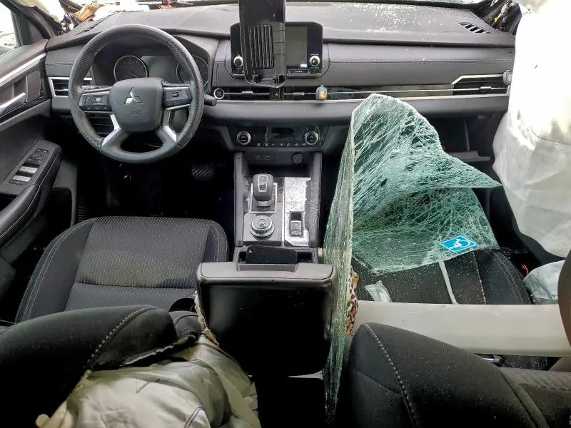 2022 MITSUBISHI OUTLANDER ES  