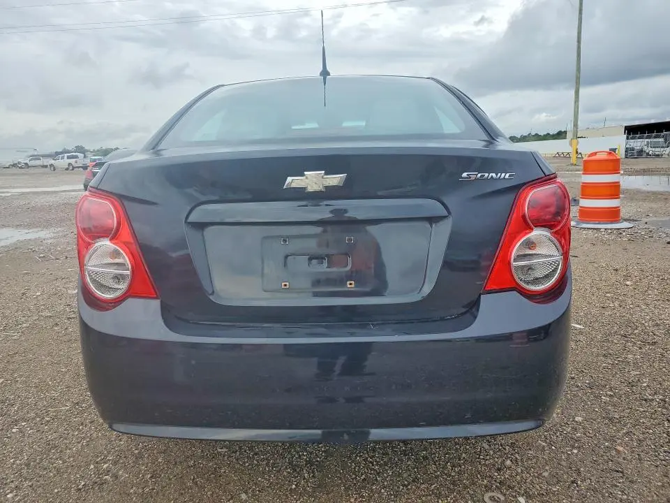2013 CHEVROLET SONIC LS  