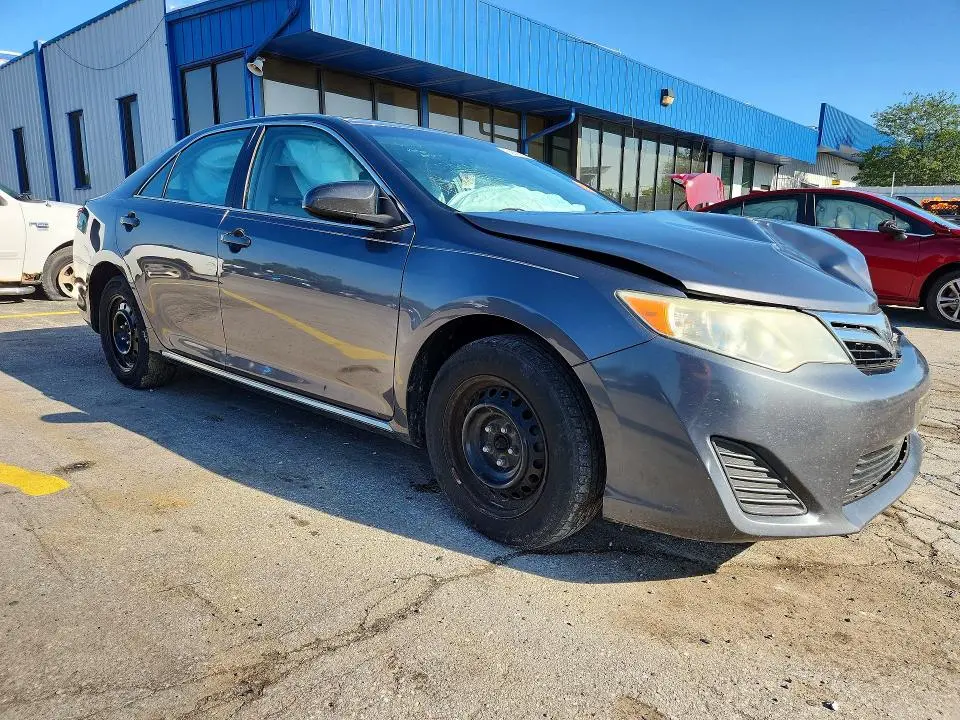 2014 TOYOTA CAMRY LE  