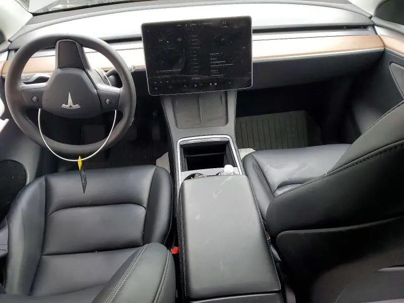 2025 TESLA MODEL Y   