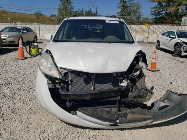 2010 TOYOTA SIENNA XLE  