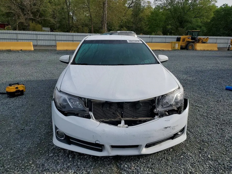 2014 TOYOTA CAMRY SE  