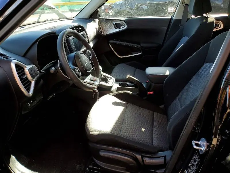 2022 KIA SOUL LX  