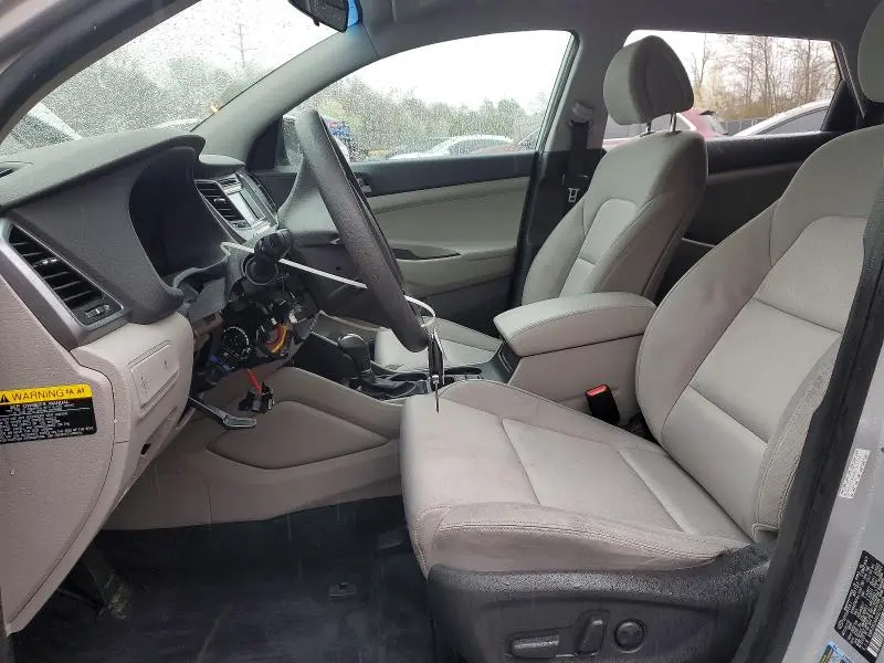 2016 HYUNDAI TUCSON SE  