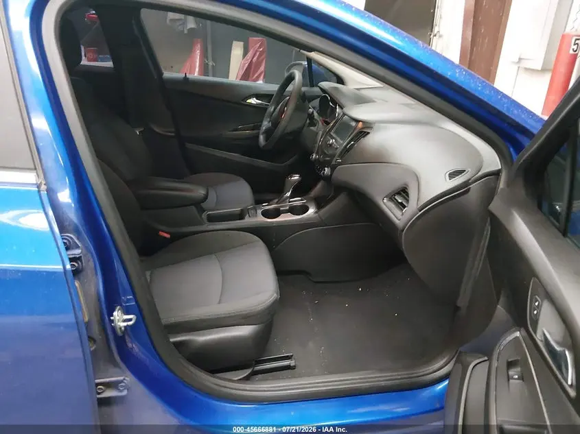 2018 CHEVROLET CRUZE LT AUTO
