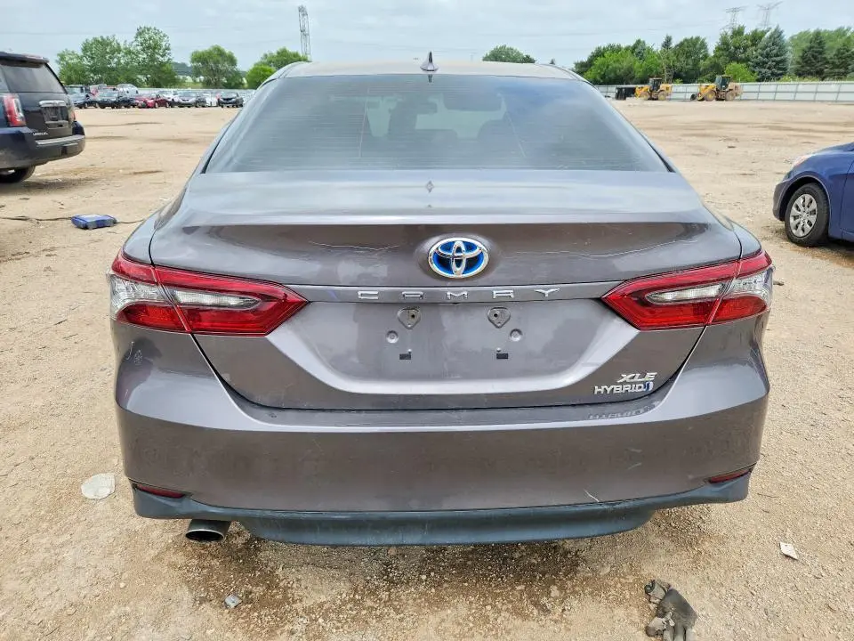 2022 TOYOTA CAMRY XLE  