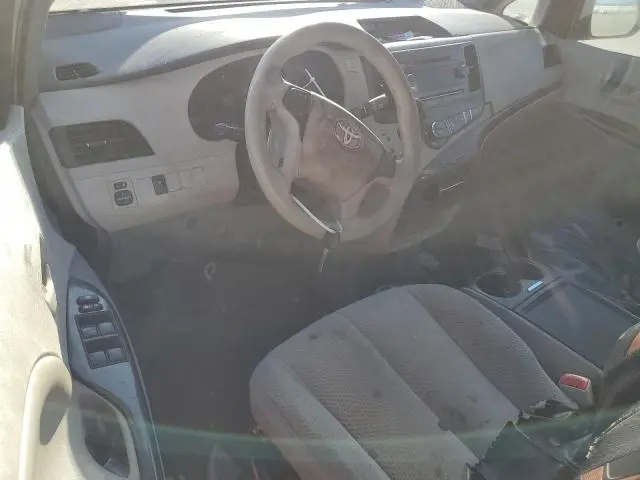 2013 TOYOTA SIENNA LE  