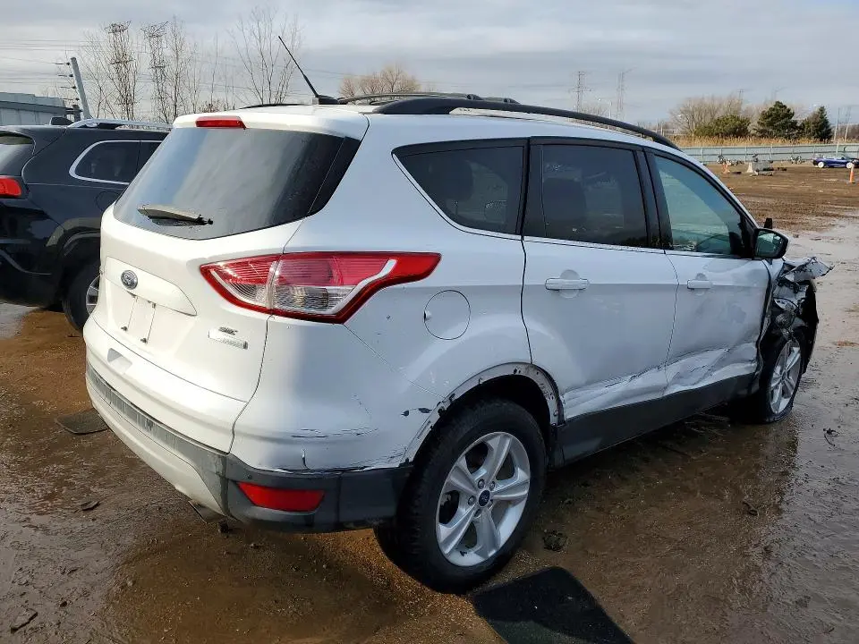 2016 FORD ESCAPE SE  